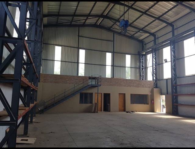 996M² WAREHOUSE TO LET IN KYA SANDS